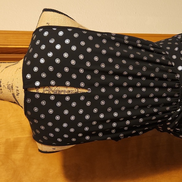 Michael Kors Sleeveless Metalic Dot Printed Fit & Flare Dress, Hankerchief Hem L - Picture 5 of 11